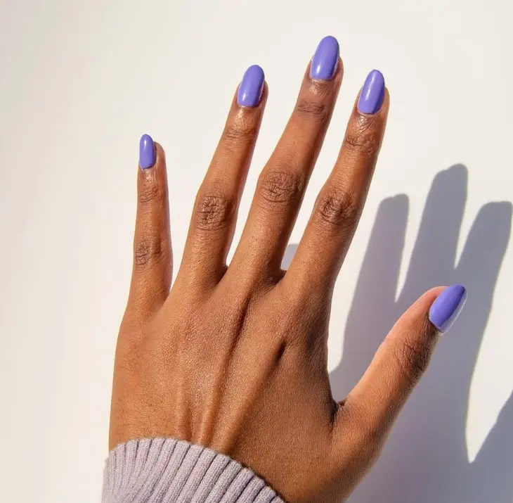 15. 💜 Lila: die neue It-Farbe für deine Nägel