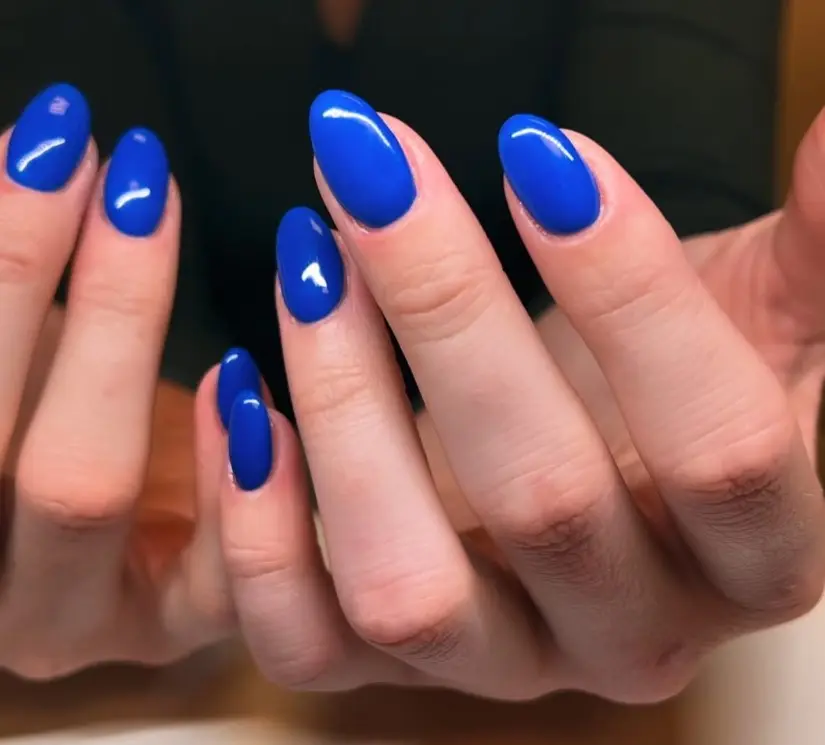 16. 💙 Kobaltblau: der Trend-Ton mit Power