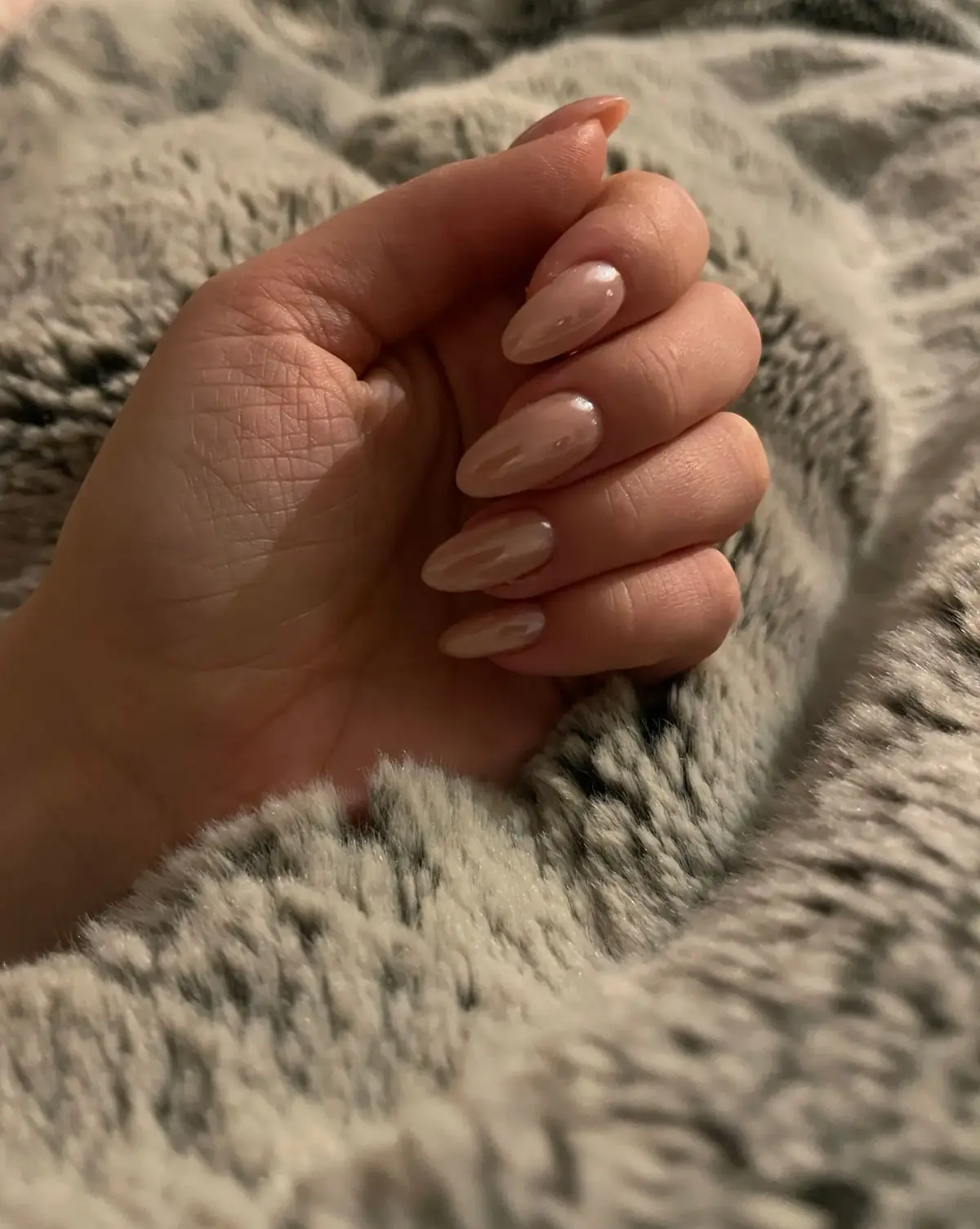 3. 🫧 Chrome & Soap: Spiegelglanz trifft Seifenblasen-Effekt