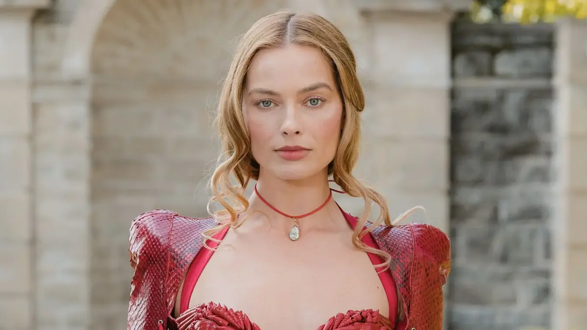 Natürliche Baby Waves als sanfter Haarstyling Trend 2026, professionell gestylt mit Balayage im Premium Beauty Salon St. Gallen.