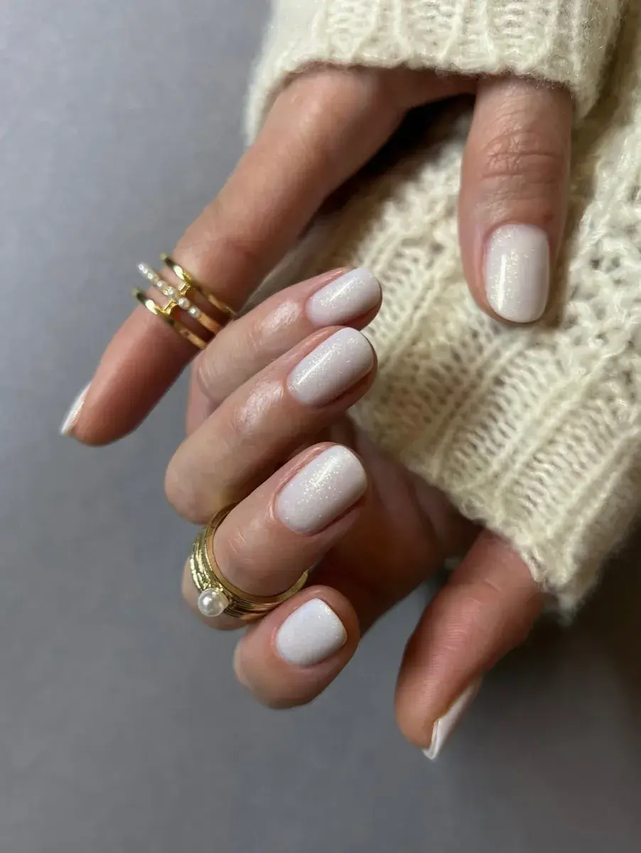 Milky Nails (Milchweisse Nägel) Beautycenter by Neta St. gallen 